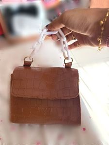 Chic Croc Embossed Chain Handle Bag