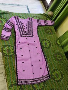 Elegant Lilac Embroidered Kurta