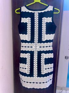 Chic Black &amp; White Knit Dress