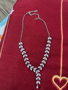 Leaf Design Necklace with earrings