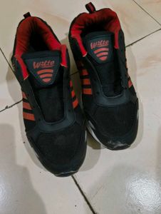 Men's Black &amp; Red Sport Shoes