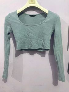 Ribbed Cropped Long Sleeve Top