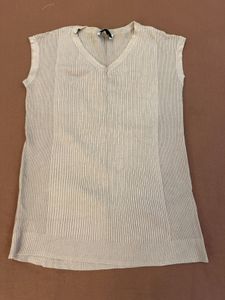 Women's Beige V-Neck Sleeveless Knit Top