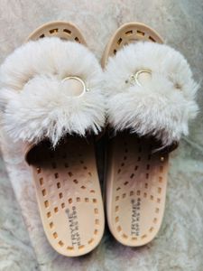 Fluffy Pom-Pom Slides