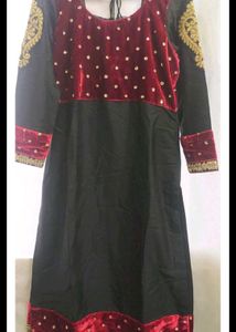 Elegant Black &amp; Maroon Kurta Set
