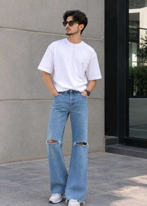 Distressed Wide Leg Jeans