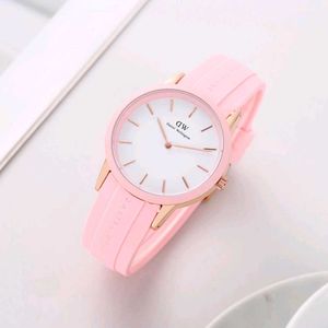 DW PREMIUM QUALITY LADIES WATCH AT SALE