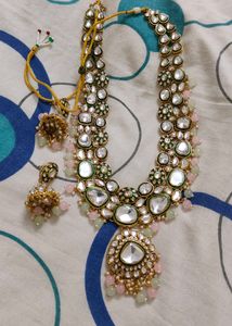 Exquisite Kundan Necklace Set with Earrings
