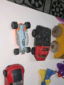 Assorted Vintage toys &amp; FMCG freebies