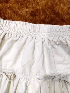 White mini bubble skirt .