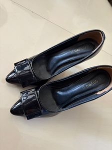 Stylish Black Patent Bow Heels