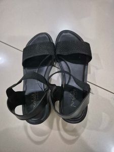 Black Flat Sandals with Elastic Straps