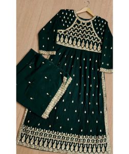 Elegant Green Kurta Set with Intricate Embroidery