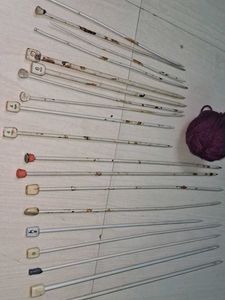 Vintage Knitting Needles and Yarn Set pick up 20
