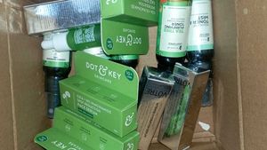 Dot &amp; Key Cica + 10% Niacinamide Face Serum