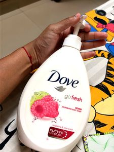 Dove raspberry &amp; lime scent body wash (1L)