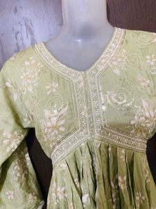 Lucknowi Chikankari Kurta Set