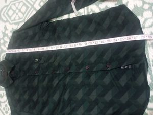 Men's Black and green Printed Casual Shirt