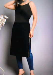 Women Solid Viscose Rayon Straight Kurta( Black)