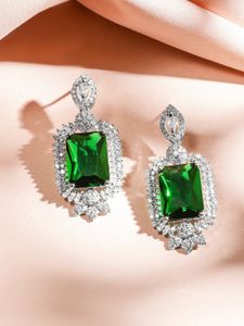 Stunning Emerald &amp; Crystal Necklace Set