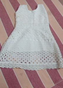 Kid's White Net Frock....2-4yrs Baby Girl