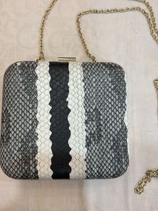 Chic Black &amp; White Box Clutch with Chain