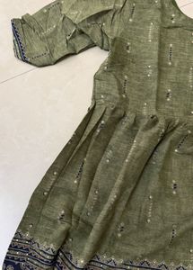 short kurti Green Kurta with Ethnic Print