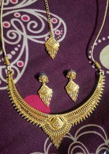 Gold-toned Necklace Set