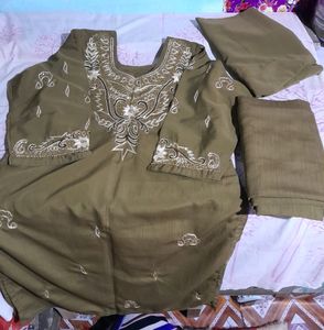 Pakistani 3 Piece Kurta Set 💚