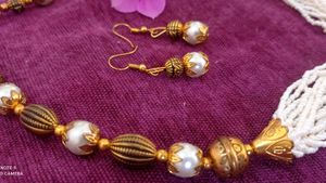 White Pearl Nackless