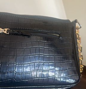 IMPORTED THRIFTED Black Croc Embossed Shoulde