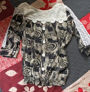Zara Women Top   Very Comfortable.    Fits Small To Medium