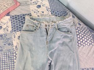 Light Wash Frayed Hem Jeans