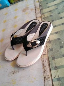 Stylish Women's Flip-Flop Sandals