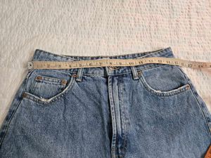 zara Classic Blue Denim Shorts waist 30