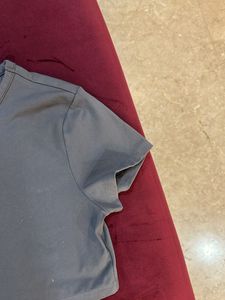 H&amp;M Tee Bust- 34/36