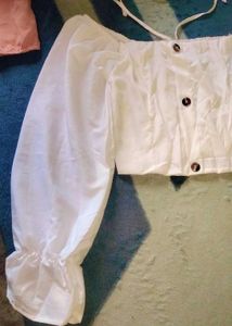 Puff Sleeve Crop Top ,☺️🤍