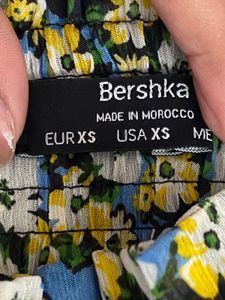Bershka Floral Mini Skirt 💛