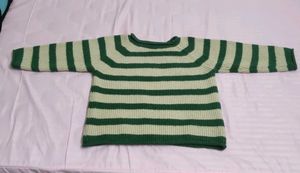 Green and cream sweatshirt