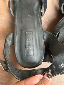 Forever 21 Women's Black Ankle Strap Sandals
