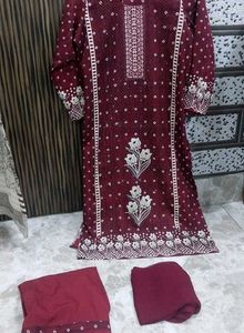 Elegant Maroon Embroidered Kurta Set🫀