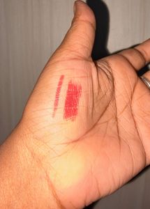 Lakme Hya beach edit 9 to 5. 2 in 1 lipstick liner