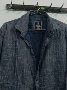 Men's Blue Patterned Button-Up Shirt