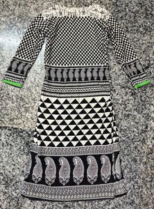 Stylish Black &amp; White Kurta Set