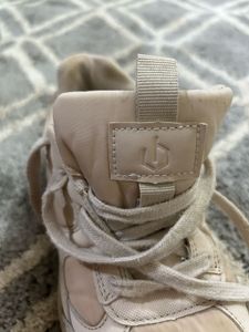 Luna Blu Comfortable Sneakers