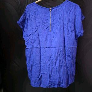 Vibrant Blue "Spread Vibes" Graphic Tee