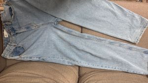 Light Wash High Rise Denim Jeans ( mom fit)