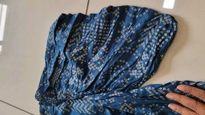 Patterned Blue Crop Top