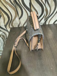 MLLPARS Black &amp; Tan Handbag | Shoulder &amp; Crossbody