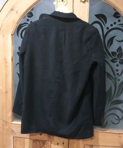 Zara Black Blazer - Stylish &amp; Versatile